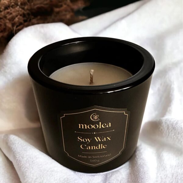 Cashmere and musk Moolea soy wax candle