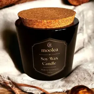 oriental amber and sweet wood soy wax candle Moolea