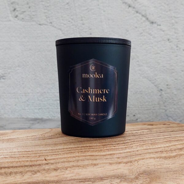 Cashmere and musk candle Moolea