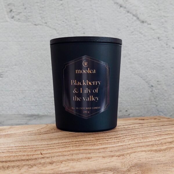 Blackberry and lily of the valley soy wax candle Moolea